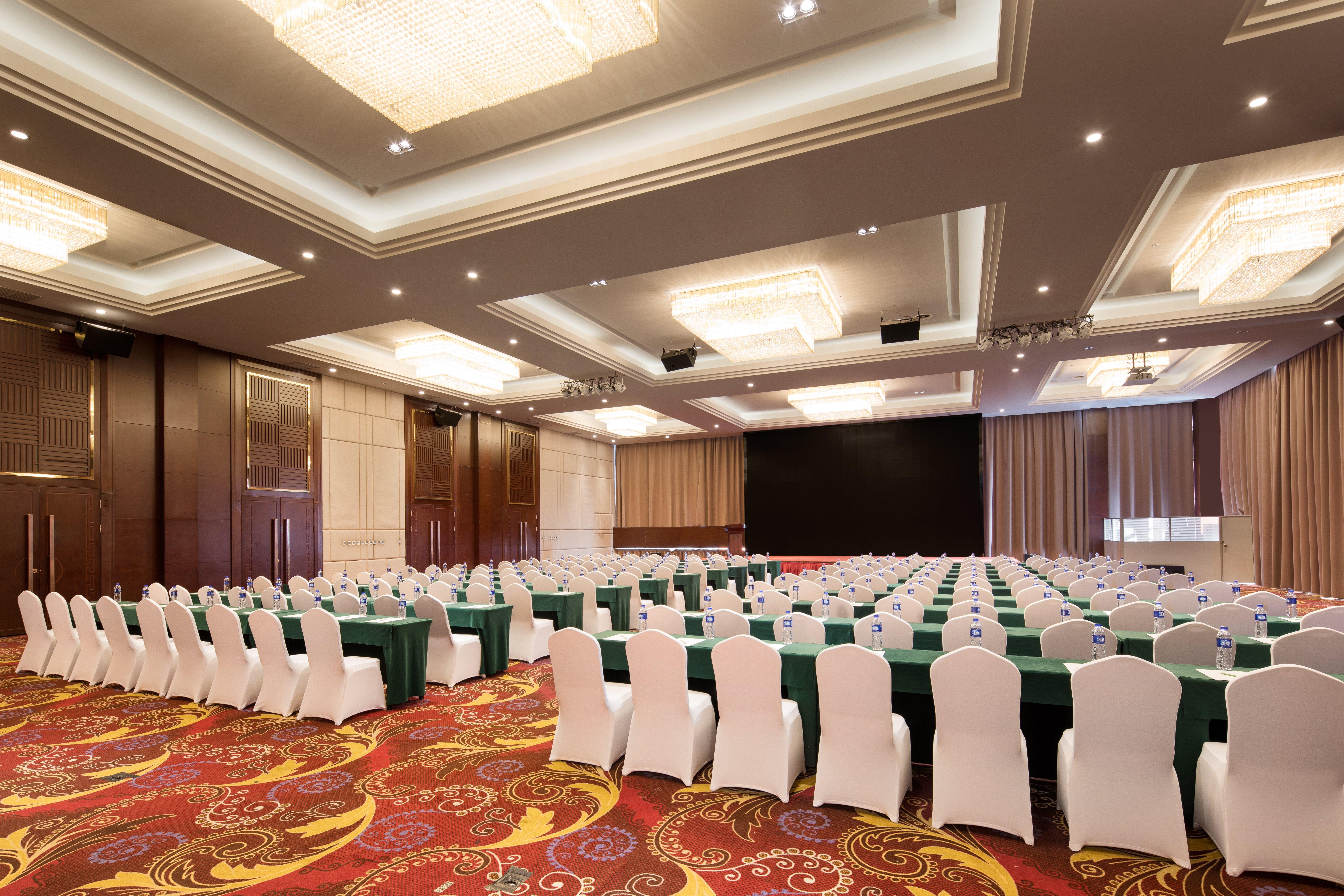 Holiday Inn Beijing Airport Zone By Ihg 4*
